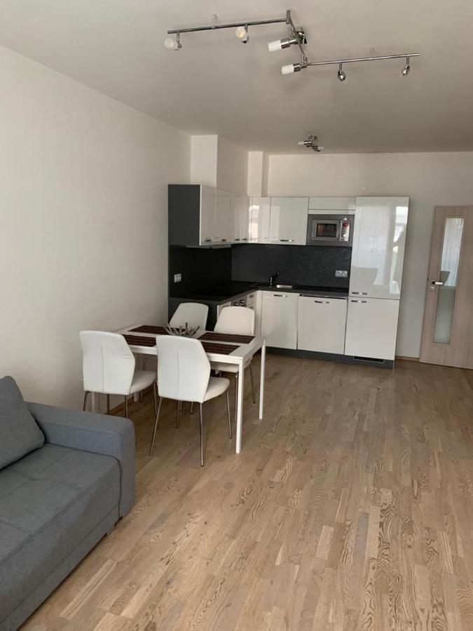 פראג Residence Garden Tower - 8 Min Do Centra, Garaz מראה חיצוני תמונה