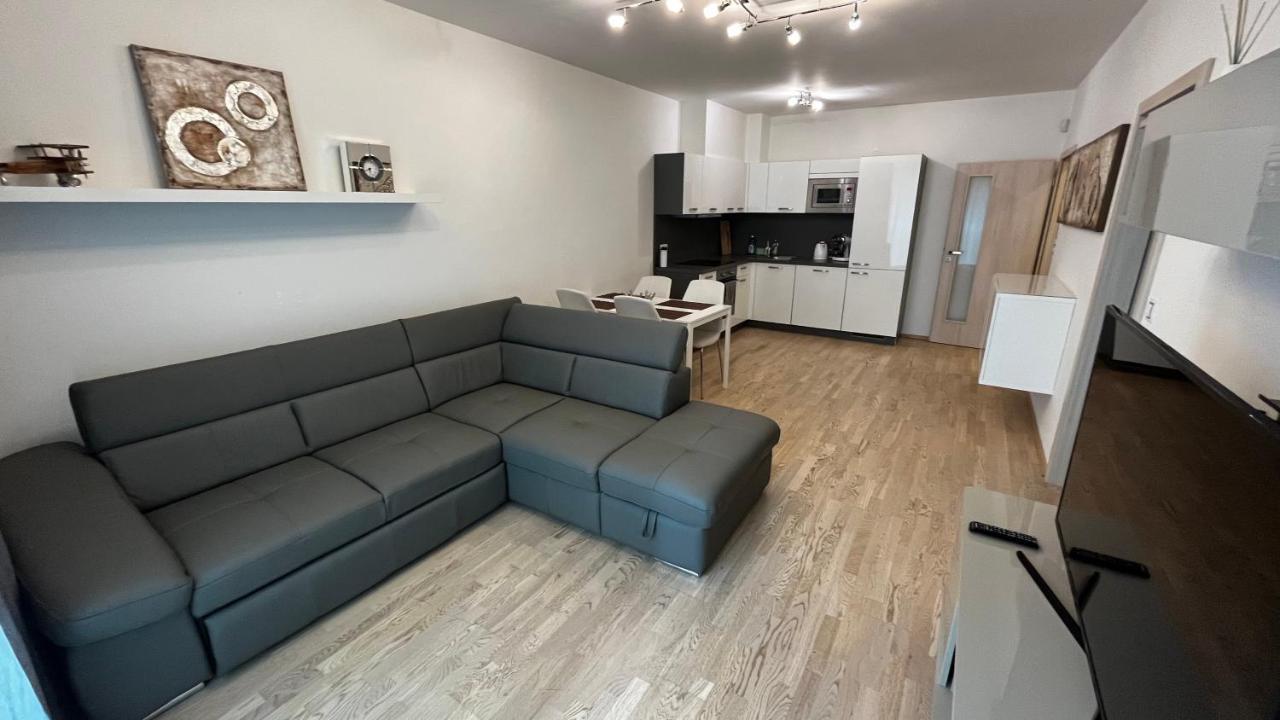 פראג Residence Garden Tower - 8 Min Do Centra, Garaz מראה חיצוני תמונה