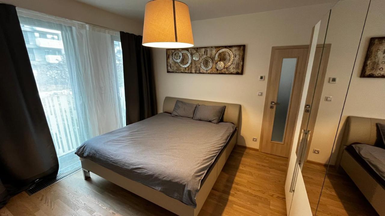 פראג Residence Garden Tower - 8 Min Do Centra, Garaz מראה חיצוני תמונה