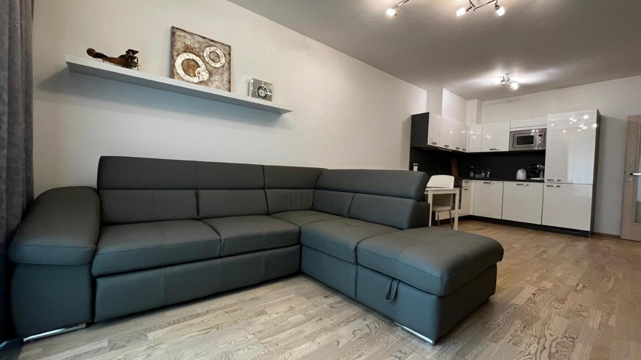 פראג Residence Garden Tower - 8 Min Do Centra, Garaz מראה חיצוני תמונה