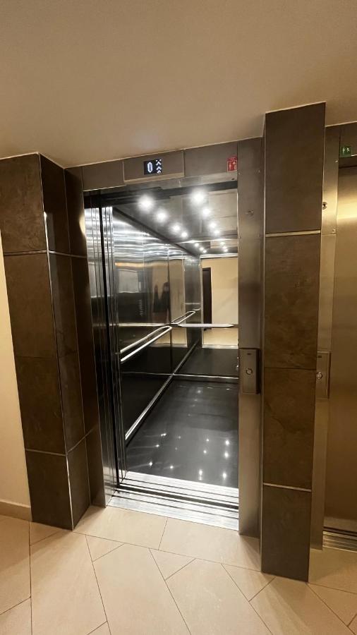 פראג Residence Garden Tower - 8 Min Do Centra, Garaz מראה חיצוני תמונה